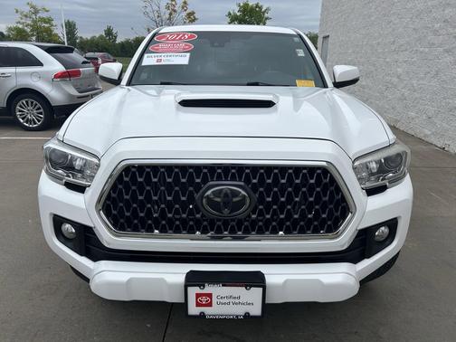 Super White 2018 Toyota Tacoma TRD Sport