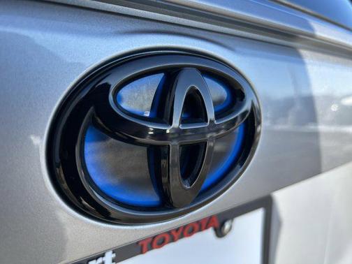 2023 Toyota RAV4 Hybrid SE