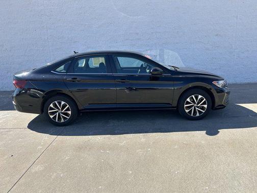 Deep Black Pearl 2023 Volkswagen Jetta 1.4T S