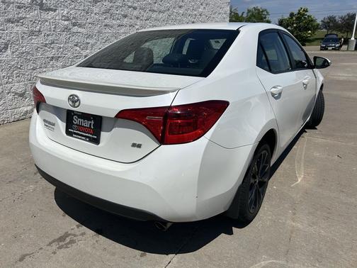 Blizzard Pearl 2017 Toyota Corolla SE