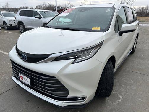 2021 Toyota Sienna Limited 7-Passenger