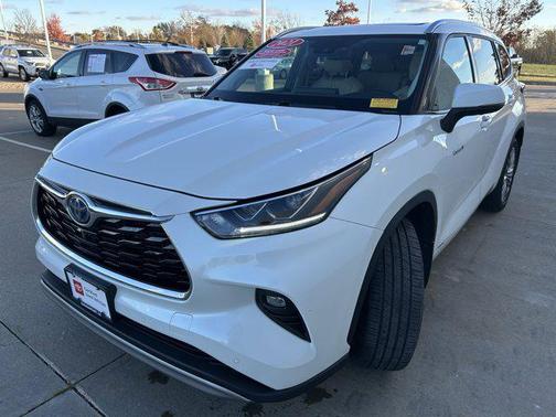 2021 Toyota Highlander Hybrid Platinum
