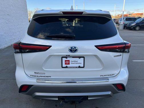 2021 Toyota Highlander Hybrid Platinum