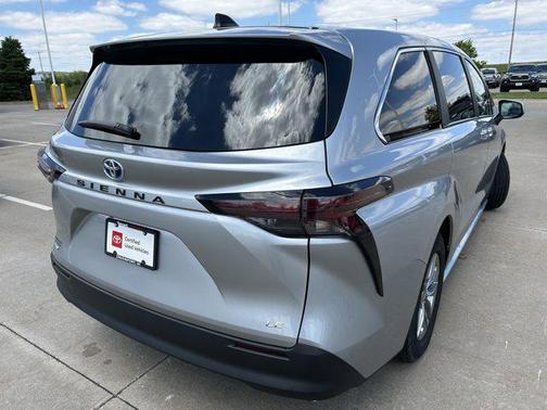 Celestial Silver Metallic 2025 Toyota Sienna LE