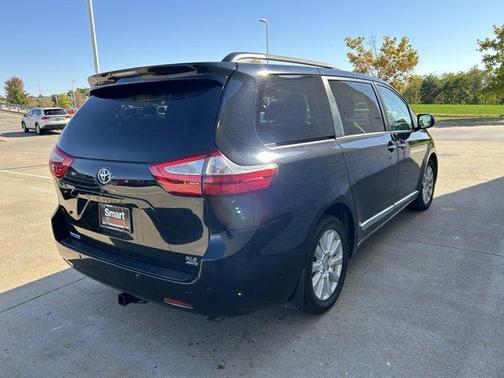 2017 Toyota Sienna XLE Premium