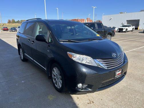 2017 Toyota Sienna XLE Premium