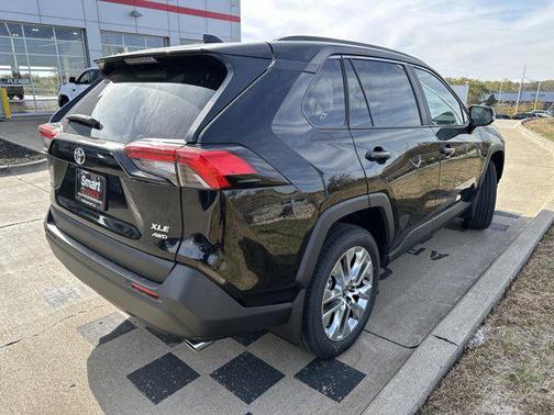 2025 Toyota RAV4 XLE Premium