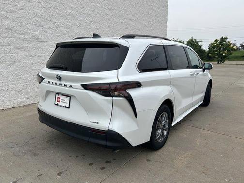 2024 Toyota Sienna XLE 7 Passenger