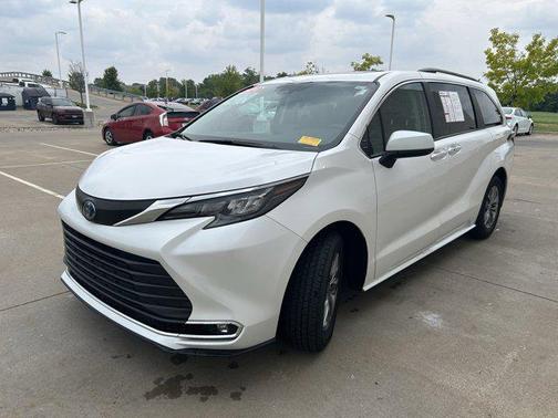 2024 Toyota Sienna XLE 7 Passenger