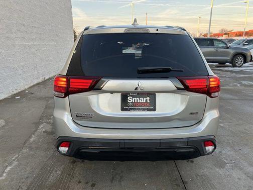 2020 Mitsubishi Outlander LE