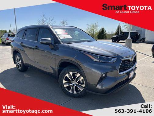 Magnetic Gray Metallic 2025 Toyota Highlander XLE