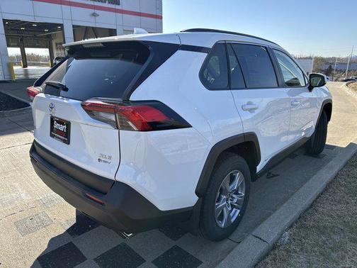 2025 Toyota RAV4 Hybrid XLE