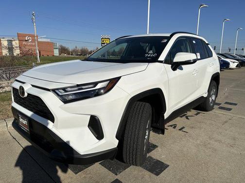 2025 Toyota RAV4 Hybrid XLE