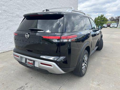 Super Black 2023 Nissan Pathfinder SL