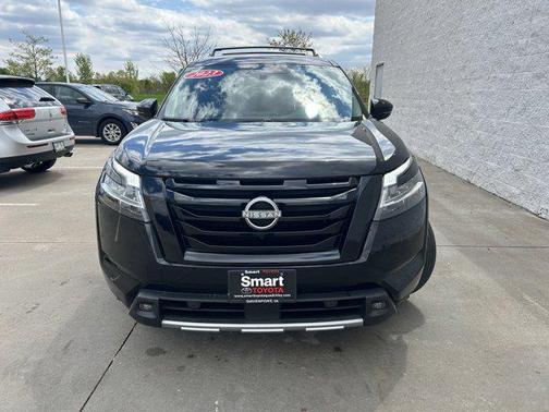 Super Black 2023 Nissan Pathfinder SL