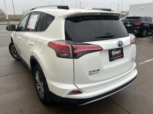 2017 Toyota RAV4 Hybrid XLE