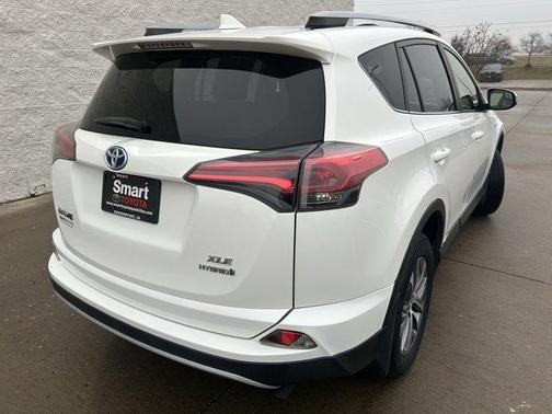 2017 Toyota RAV4 Hybrid XLE