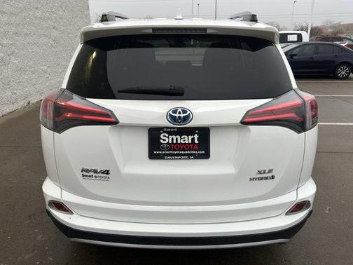 2017 Toyota RAV4 Hybrid XLE