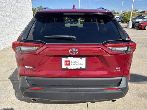 2021 Toyota RAV4 LE