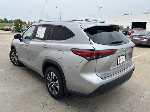 2023 Toyota Highlander Hybrid XLE