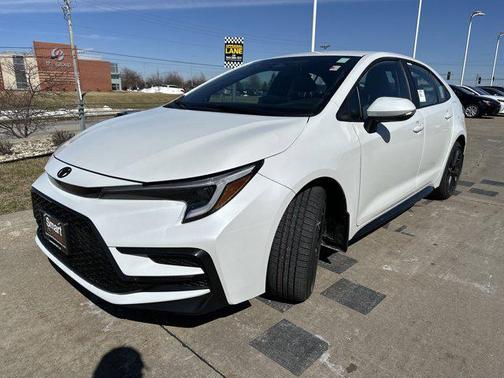 Pearl 2026 Toyota Corolla SE