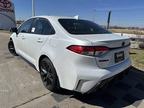 Pearl 2026 Toyota Corolla SE