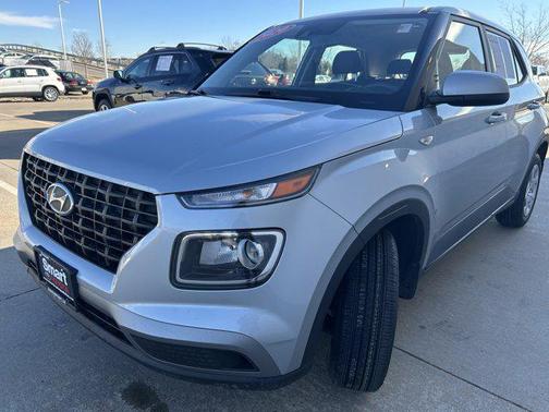 2020 Hyundai VENUE SE