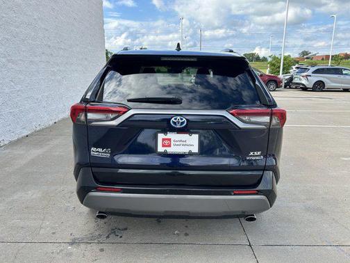 2021 Toyota RAV4 Hybrid SE