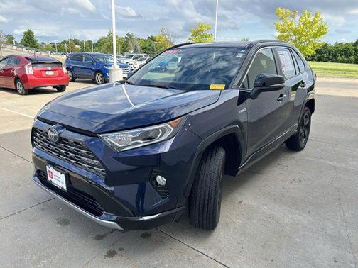 2021 Toyota RAV4 Hybrid SE