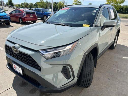 2022 Toyota RAV4 XLE