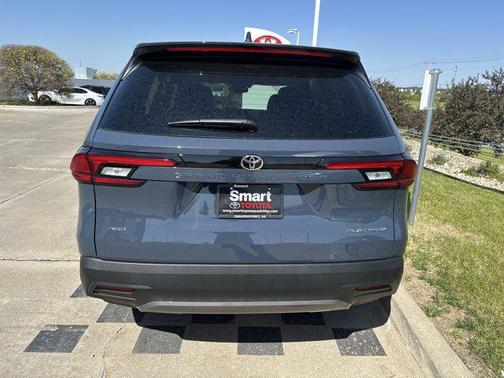 Cloud 2026 Toyota Grand Highlander Platinum