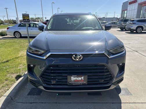 Cloud 2026 Toyota Grand Highlander Platinum