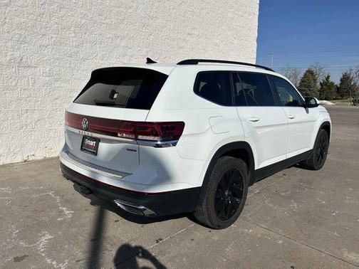 2024 Volkswagen Atlas 2.0T SE w/Technology 4MOTION