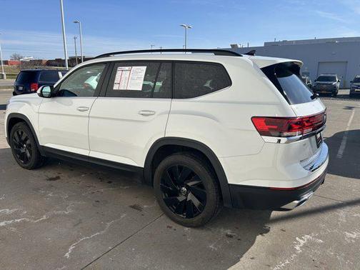 2024 Volkswagen Atlas 2.0T SE w/Technology 4MOTION