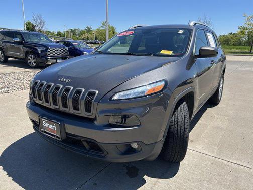 Granite Crystal Metallic Clearcoat 2016 Jeep Cherokee Latitude