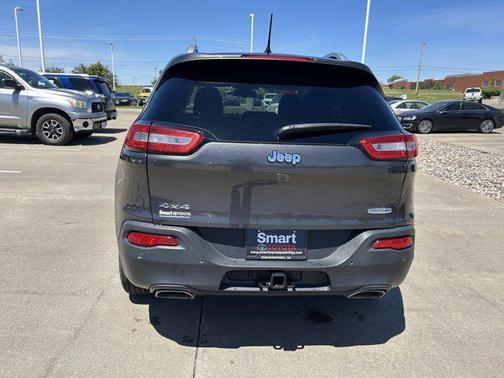 Granite Crystal Metallic Clearcoat 2016 Jeep Cherokee Latitude