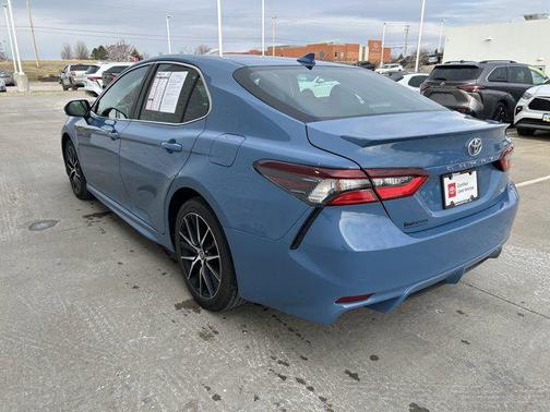 2024 Toyota Camry SE