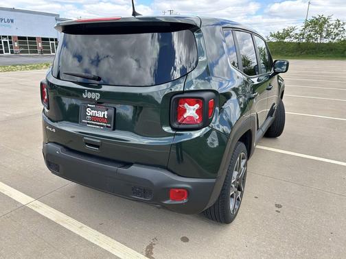 Technogreen Metallic Clearcoat 2021 Jeep Renegade Jeepster