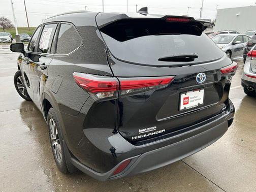 2023 Toyota Highlander Hybrid XLE