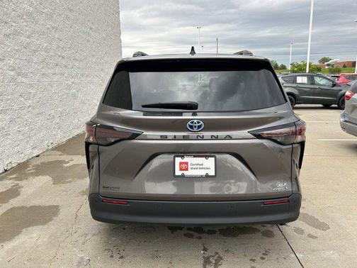 2023 Toyota Sienna XLE 8 Passenger