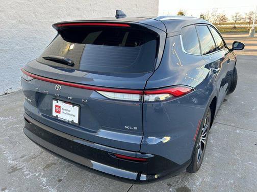 2025 Toyota Crown Signia XLE