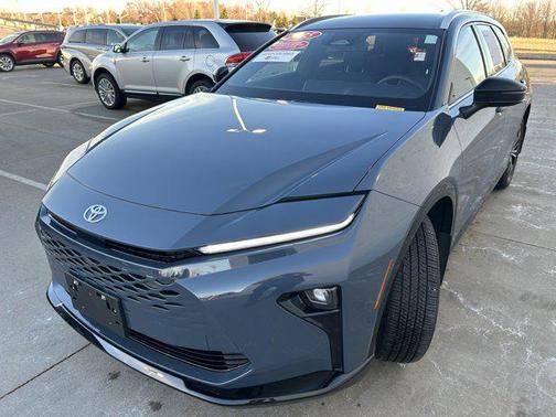 2025 Toyota Crown Signia XLE