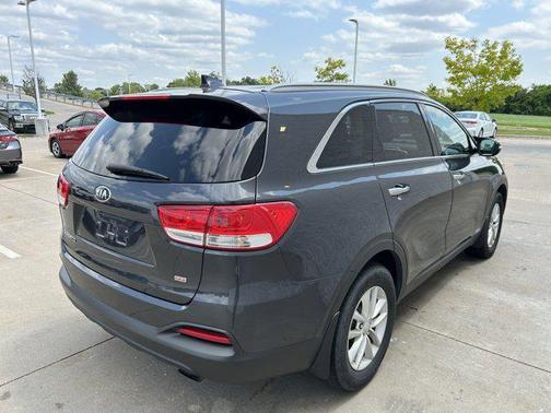 2018 Kia Sorento LX