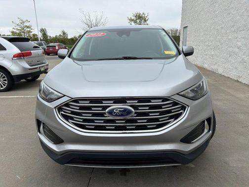 Silver Metallic 2022 Ford Edge SEL
