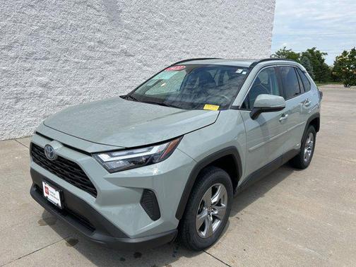 2022 Toyota RAV4 Hybrid XLE