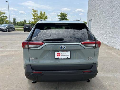 2022 Toyota RAV4 Hybrid XLE