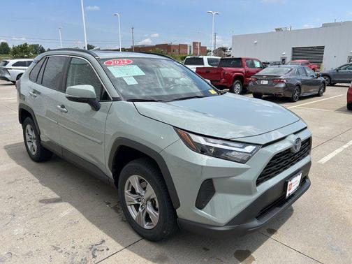 2022 Toyota RAV4 Hybrid XLE