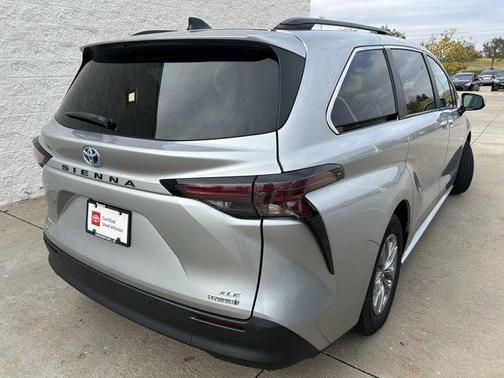 2023 Toyota Sienna XLE 7 Passenger