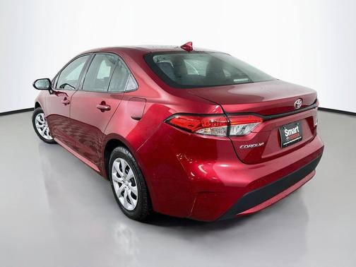 Pearl 2022 Toyota Corolla LE