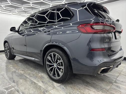 2020 BMW X5 M50i